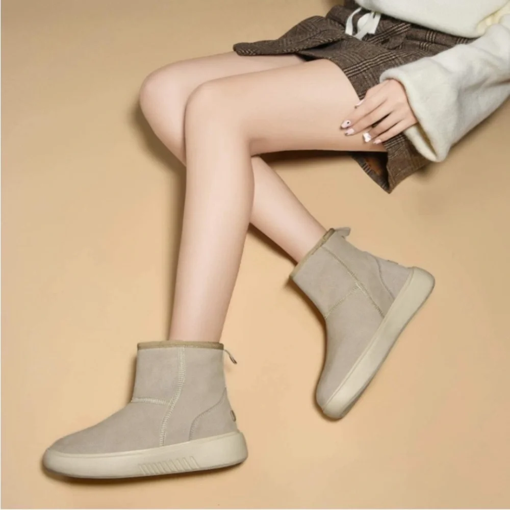 Winter Women's  Faux Fur Lined Suede Ankle Snow Boots Beige​ NWOT sz 9 EUC